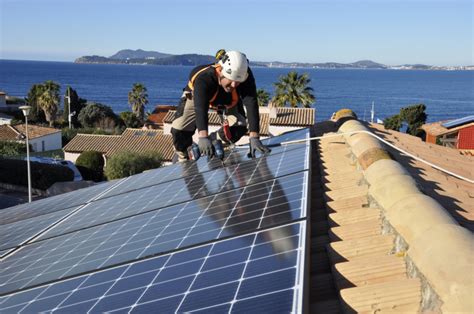 Installation et Dépannage de Panneaux Solaires à Toulon (83000).